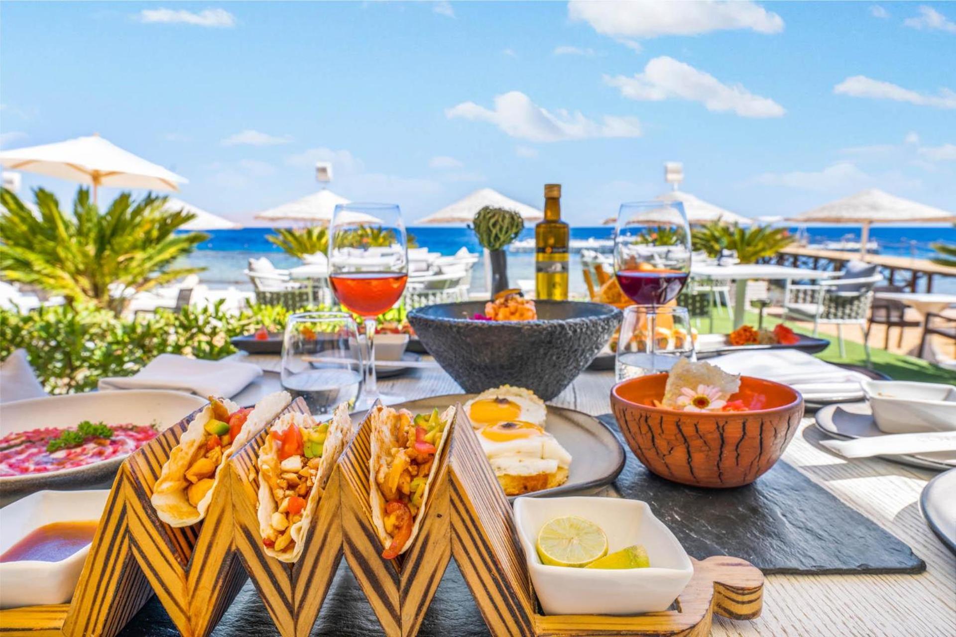 Domina Coral Bay Resort, Diving , Spa & Casino Sharm el-Sheikh Exterior foto A typical brunch